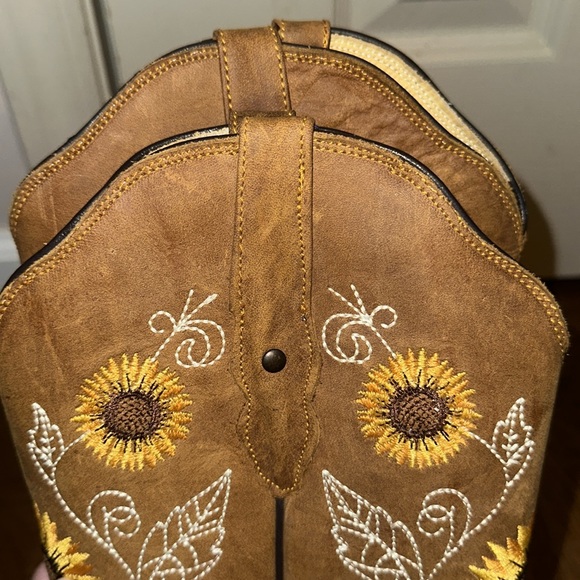 Women’s Brown Leather Cowboy Boots with Sunflower Embroidery Size 9 - Picture 9 of 10